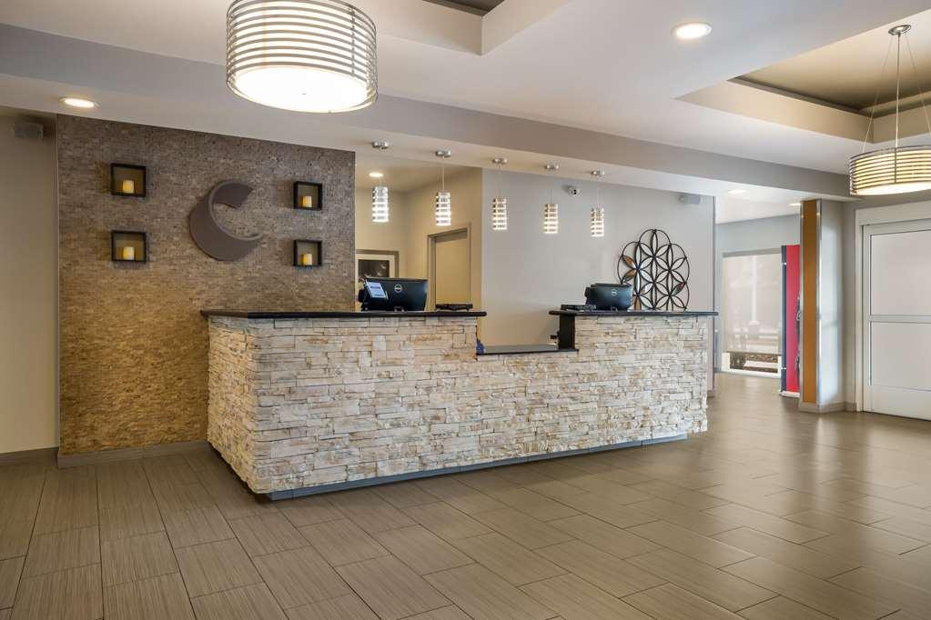 Comfort Suites Denham Springs Interior photo
